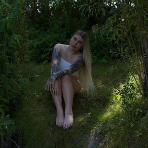 melting_girl's MyFreeCams show and profile