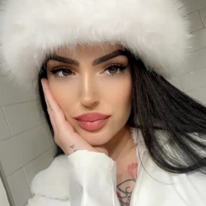 livesex.fan Cyberbebe livesex profile in dominant cams