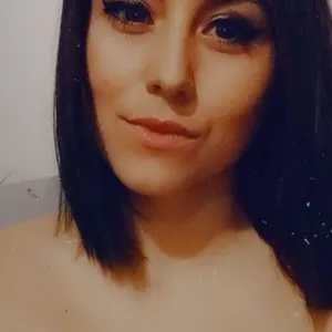 Arynn_ from myfreecams