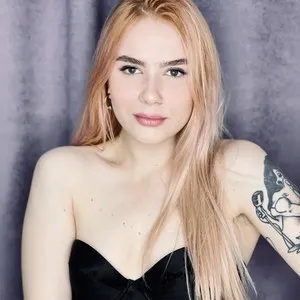 CoraNess from myfreecams