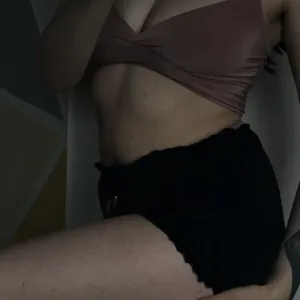 Snowbunnyamy from myfreecams