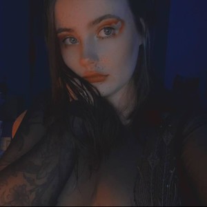 Cam girl RoomOfGhosts