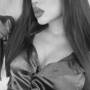 livesex.fan YourGodessDi livesex profile in mistress cams