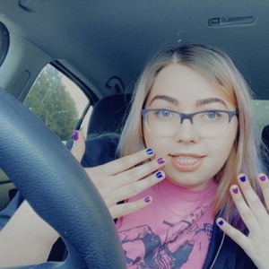 livesex.fan KittyySmiles livesex profile in cute cams
