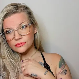 Lady_Landon from myfreecams