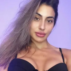 AnnieLarih from myfreecams