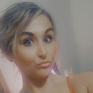 cheapadultsexcams.com KrisBabyXX livesex profile in horny cams