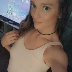 Reeseypeachy from myfreecams