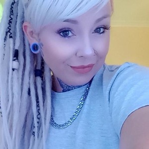 livesex.fan pixieDread livesex profile in shy cams