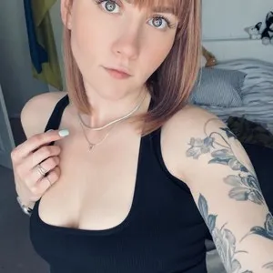 Hands0nMisha from myfreecams