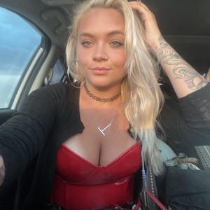 livesex.fan tayweird livesex profile in blonde cams