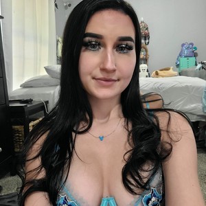 Violet18kitty from MyFreeCams