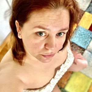 Eileen25's MyFreeCams show and profile