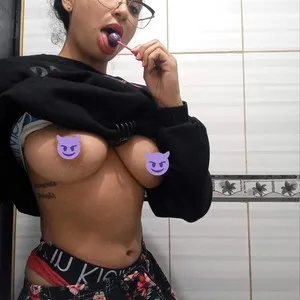 Kamy09 from myfreecams