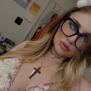 Doll_Lover4 from MyFreeCams