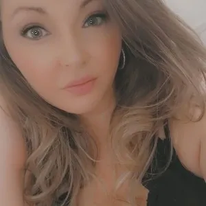 Mallory23 from myfreecams