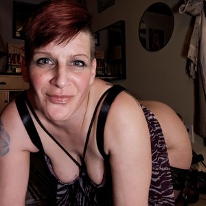 mfc betty_bombs webcam profile pic via rudecam.live