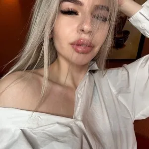 EmmaLoves0 from myfreecams