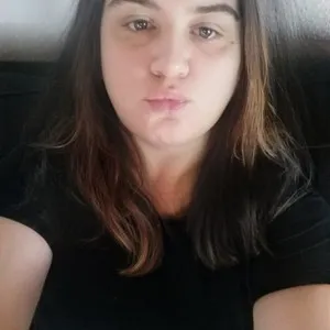 Silvia28 from myfreecams