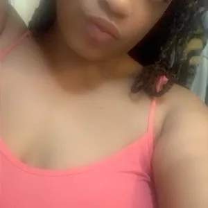 Almondjoy27 from myfreecams