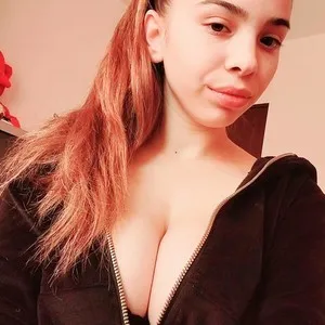 AlissaAmora from myfreecams