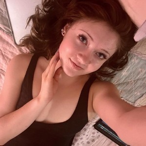 elivecams.com Y2kittygrl livesex profile in piercings cams