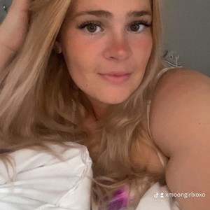 rudecam.live Goddessmoonxo livesex profile in blonde cams