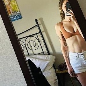 sleekcams.com PosiePleases livesex profile in kinky cams