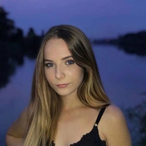 Lina_Karo's MyFreeCams show and profile