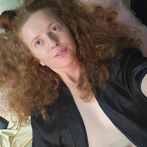 RosieStrawb's MyFreeCams show and profile