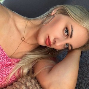 Tannata's MyFreeCams show and profile