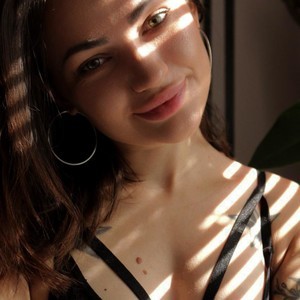 mfc AmiJes webcam profile pic via watchgirlcam.com