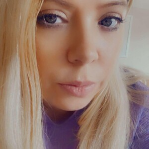 mfc Louise_Hazel webcam profile pic via glamcambabes.com