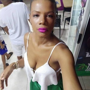 Nina26's MyFreeCams show and profile