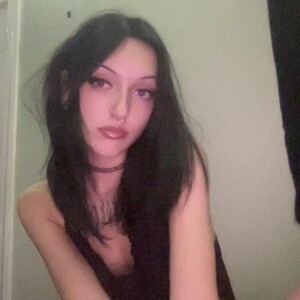 gonewildcams.com Liz3valentine livesex profile in goth cams