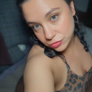 mfc Curvybrat webcam profile pic via privat-livecam.com