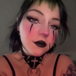 girlsupnorth.com wispytheclown livesex profile in petite cams