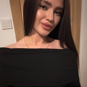 JuliaCarter18's MyFreeCams show and profile