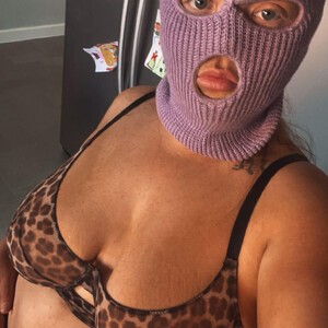 mfc mamma420x webcam profile pic via bestlivesexchat.com