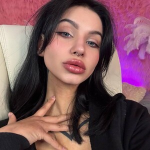 mfc Sweet__Mia__ webcam profile pic via mega-camsex.net