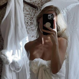 mfc ScarlettGia webcam profile pic via glamcambabes.com
