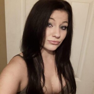 livesex.fan Sassyhyde livesex profile in blowjob cams