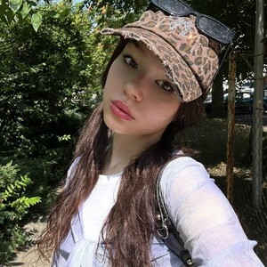 mfc LovePilll webcam profile pic via sexcam3d.net