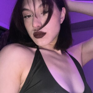 mfc laineymae webcam profile pic via watchgirlcam.com