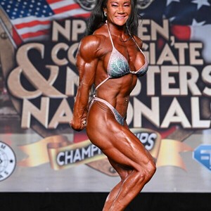 mfc ChineseMuscle webcam profile pic via glamcambabes.com