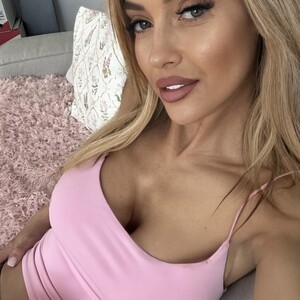 MuseA's MyFreeCams show and profile