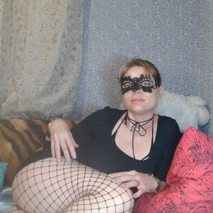 mfc Nona369 webcam profile pic via glamcambabes.com