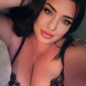 mfc Joycollins webcam profile pic via livestrip-joy.com