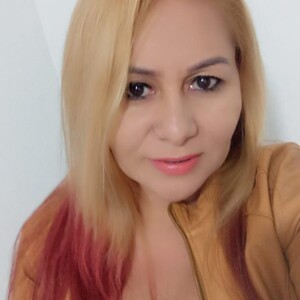 mfc Mariana995648 webcam profile pic via amateursex-livecam.com