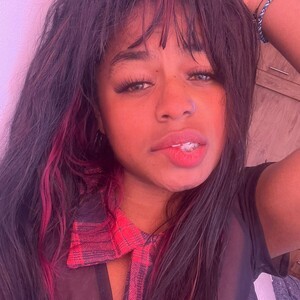 mfc Taylor_fox webcam profile pic via sexcams-joy.com